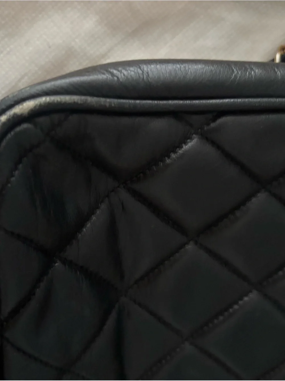 Vintage 80’s Chanel lambskin tote bag CC Charm, gold chain.